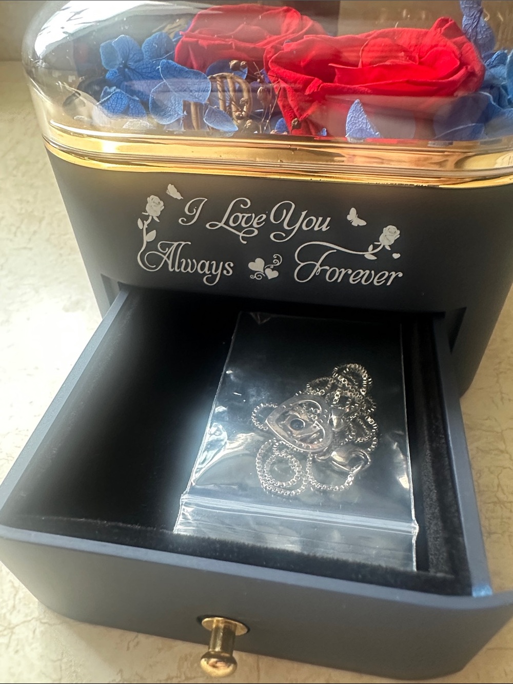 Elegant Navy Floral Jewelry Box with Red Preserved Roses and Heart Pendant - Picture 3 of 4